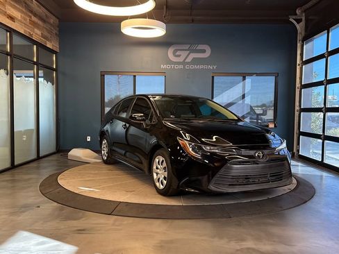 Used 2024 Toyota Corolla LE FWD image 1