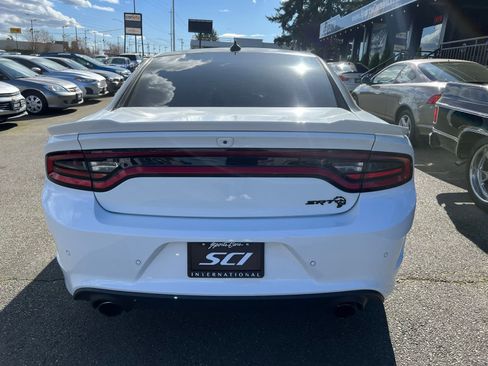 Used 2019 Dodge Charger SRT Hellcat w/ Navigation & Travel Group RWD image 4