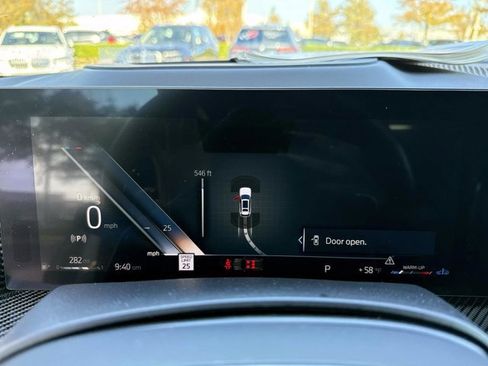 Used 2023 BMW X7 M60i image 34