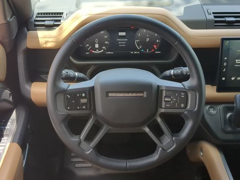Certified 2025 Land Rover Defender 110 X-Dynamic SE AWD/4WD image 25