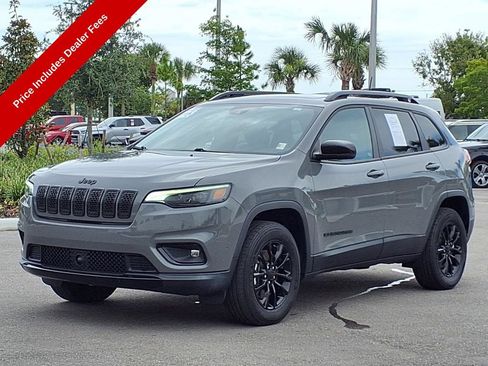 Used 2023 Jeep Cherokee Altitude Lux w/ Lux Elite Package AWD/4WD image 3