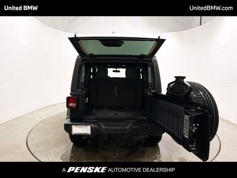 Used 2025 Jeep Wrangler Sport AWD/4WD image 12