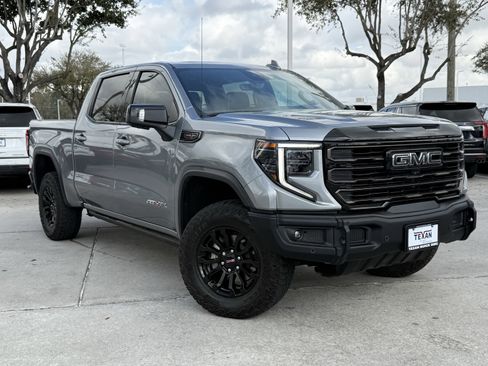 Used 2023 GMC Sierra 1500 AT4X image 2