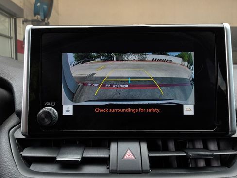 Used 2023 Toyota RAV4 XLE FWD image 31