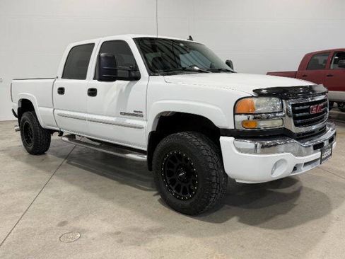 Used 2006 GMC Sierra 2500 SLE w/ Onstar Plus Package AWD/4WD image 5