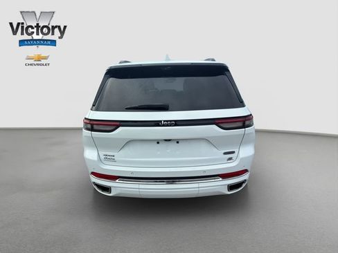 Used 2022 Jeep Grand Cherokee Overland w/ Luxury Tech Group IV AWD/4WD image 6