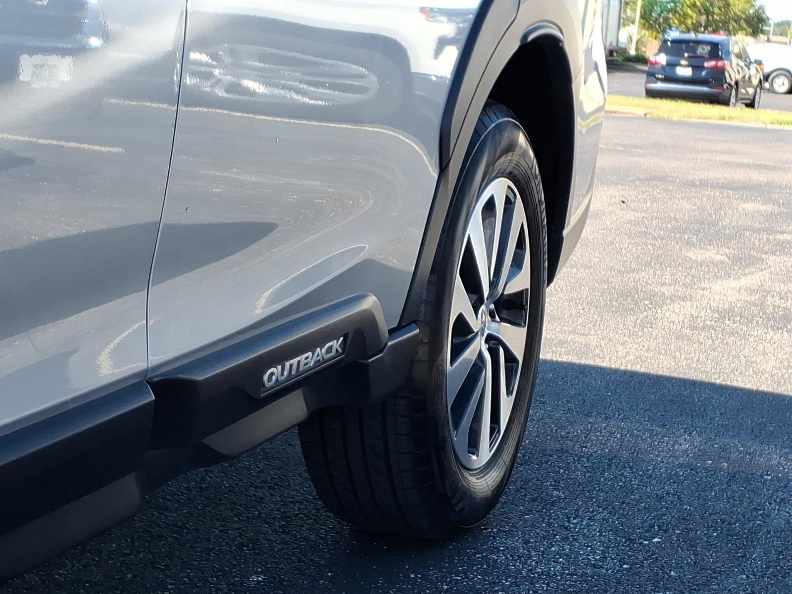 Used 2025 Subaru Outback Premium AWD/4WD image 34