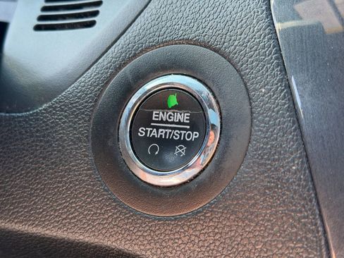 Used 2018 Ford Explorer Limited image 19