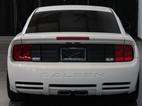 Used 2005 Ford Mustang GT RWD image 28