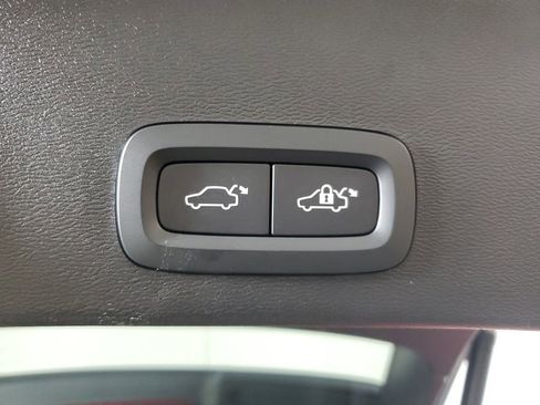 Used 2023 Volvo XC40 B5 Plus w/ Climate Package AWD/4WD image 12
