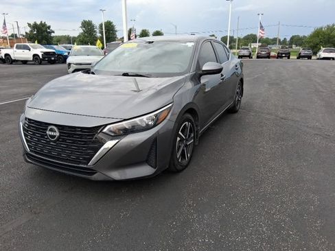 Used 2025 Nissan Sentra SV FWD image 5
