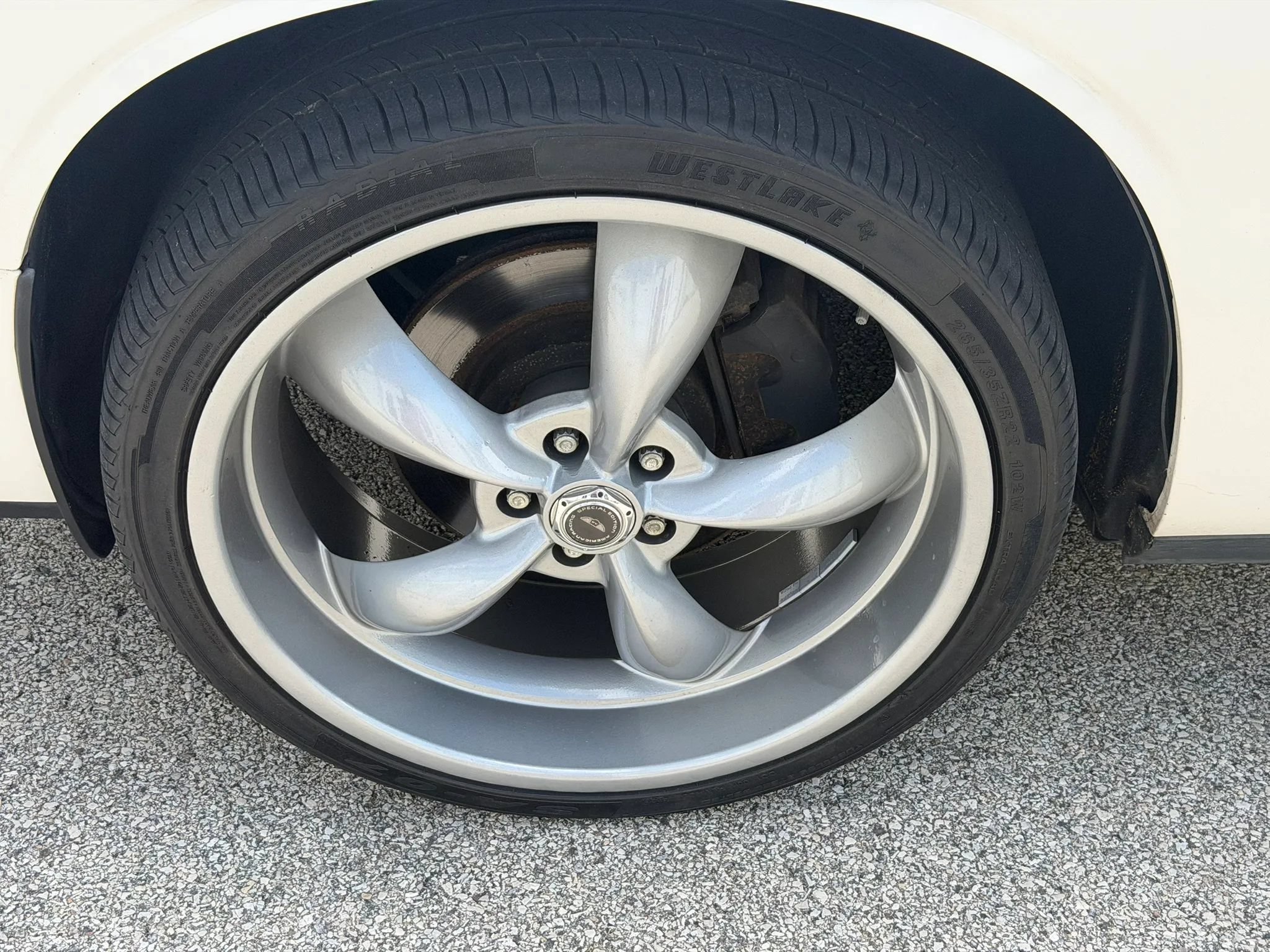 Used 2009 Dodge Challenger R/T RWD image 9