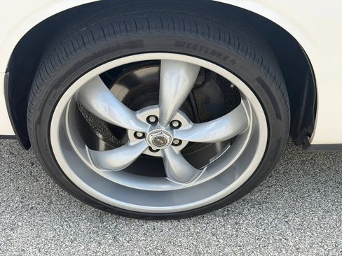 Used 2009 Dodge Challenger R/T RWD image 9