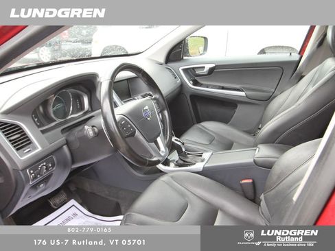 Used 2015 Volvo XC60 T6 w/ Proximity Package image 5