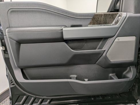 Used 2022 Ford F150 Lightning Lariat w/ Equipment Group 511A High image 8