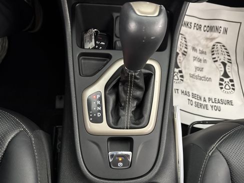 Used 2015 Jeep Cherokee Limited w/ Luxury Group image 34