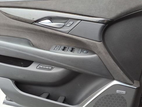 Used 2016 Cadillac Escalade Platinum image 17