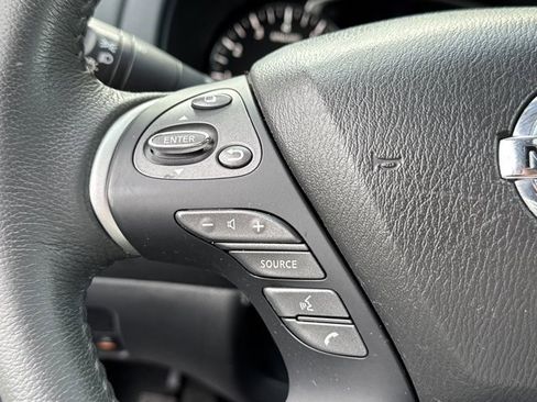Used 2018 Nissan Pathfinder Platinum image 39