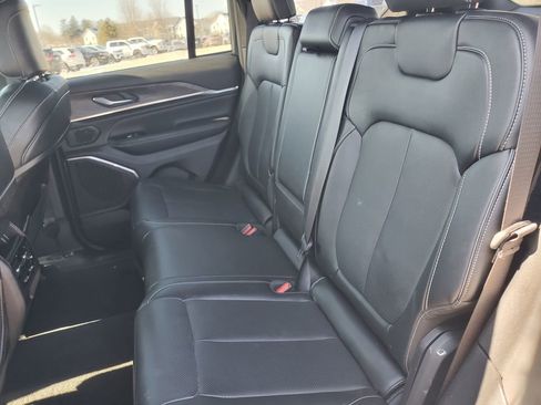 Used 2022 Jeep Grand Cherokee Overland image 31