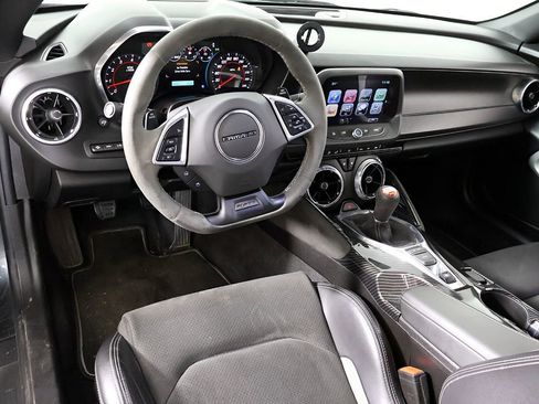 Used 2017 Chevrolet Camaro SS image 21