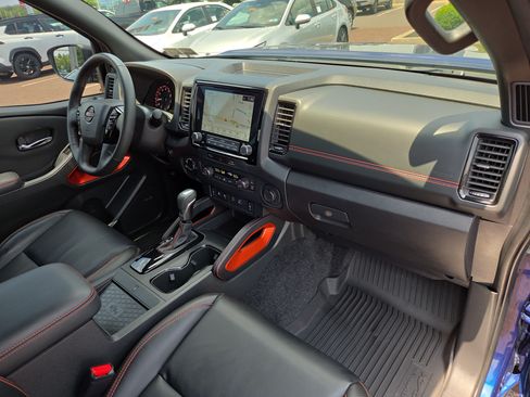 Used 2023 Nissan Frontier PRO-4X AWD/4WD image 17