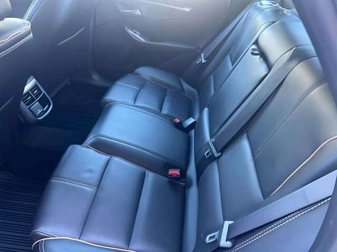 Used 2019 Chevrolet Impala Premier FWD image 11