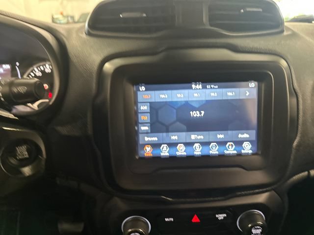 Used 2020 Jeep Renegade Altitude AWD/4WD image 17