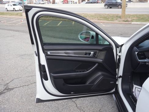 Used 2019 Porsche Panamera Turbo image 29