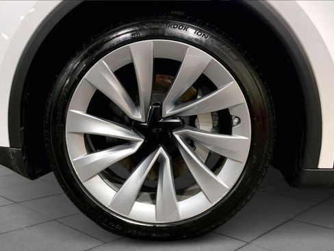 Used 2026 Tesla Model Y AWD image 10