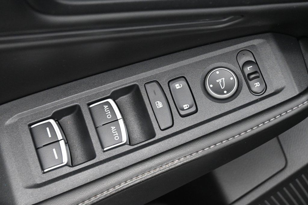 Used 2023 Honda Accord Sport image 3