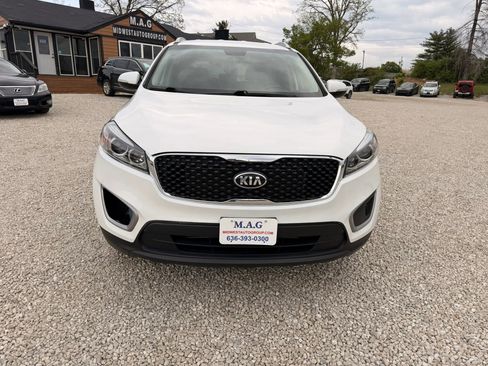 Used 2017 Kia Sorento LX w/ LX Convenience Package image 8