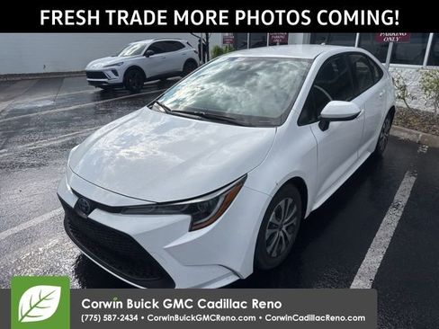 Used 2022 Toyota Corolla LE image 1