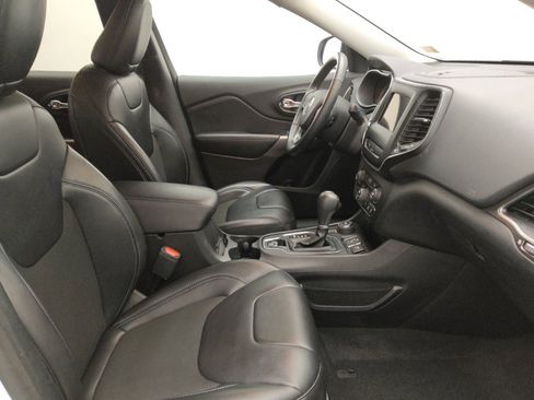 Used 2020 Jeep Cherokee Latitude Plus w/ Cold Weather Group image 21