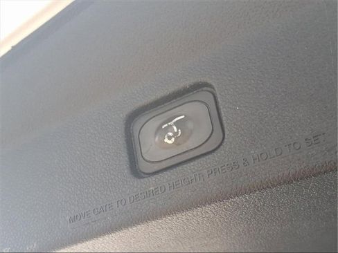 Used 2018 Ford Explorer XLT w/ Equipment Group 202A image 32