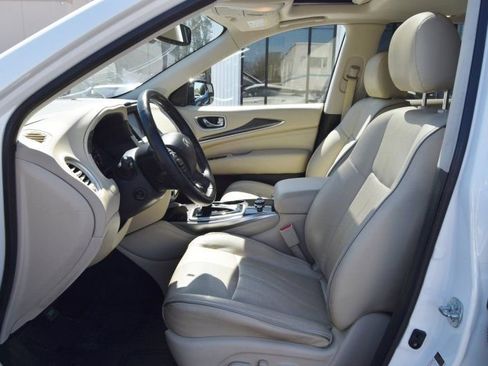 Used 2019 INFINITI QX60 Luxe w/ Essential Package image 16