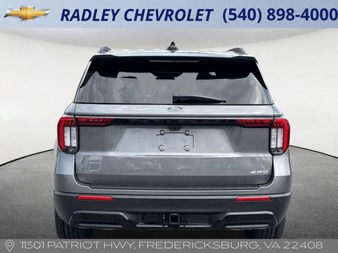 Used 2025 Ford Explorer ST-Line w/ ST-Line Street Pack AWD/4WD image 19
