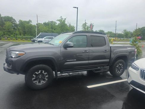 Used 2023 Toyota Tacoma TRD Off-Road AWD/4WD image 5