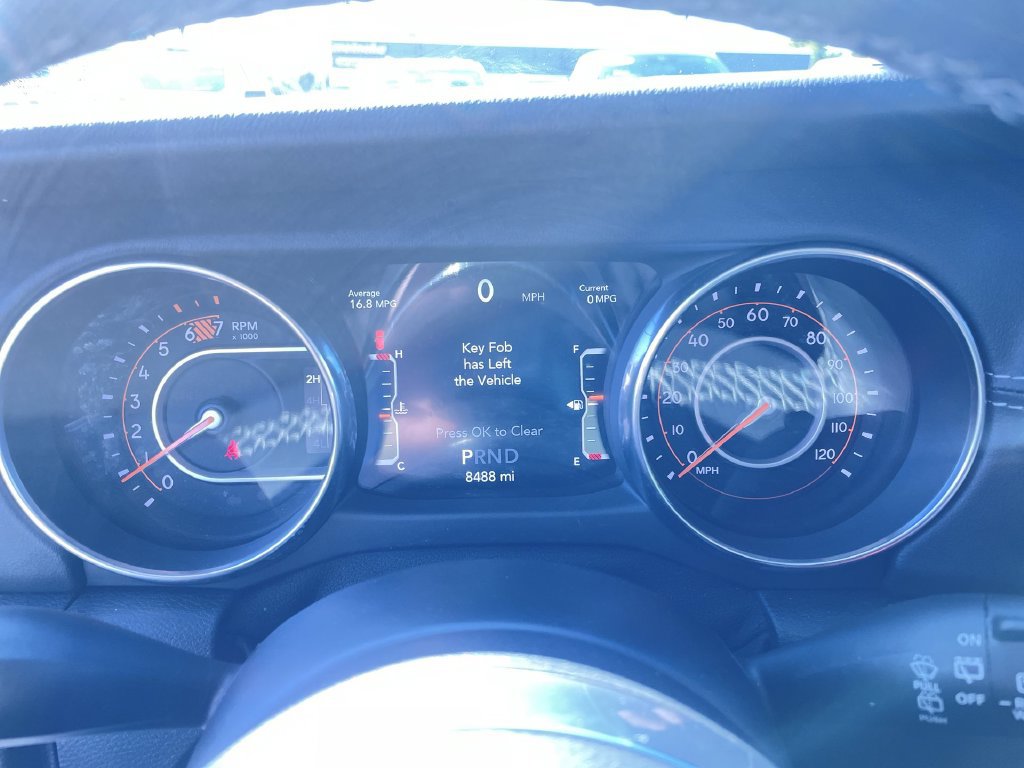 Used 2018 Jeep Wrangler Unlimited Sahara AWD/4WD image 12