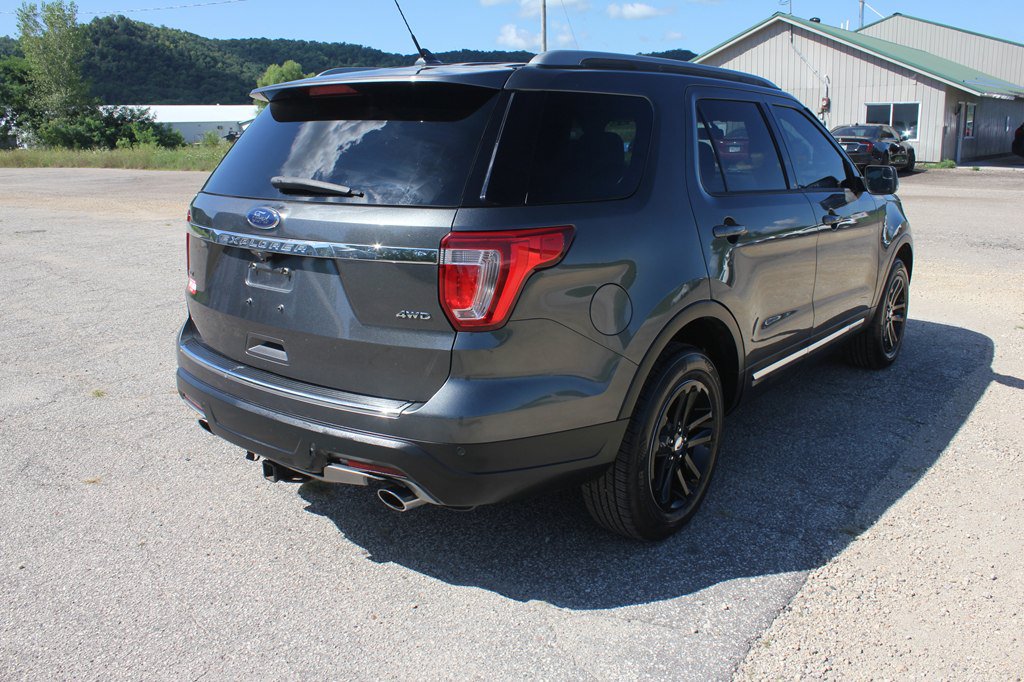 Used 2018 Ford Explorer XLT w/ Equipment Group 201A AWD/4WD image 5