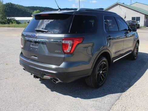 Used 2018 Ford Explorer XLT w/ Equipment Group 201A AWD/4WD image 5