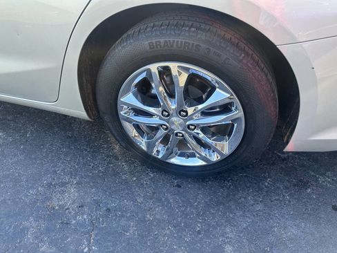 Used 2016 Chevrolet Malibu LT image 9