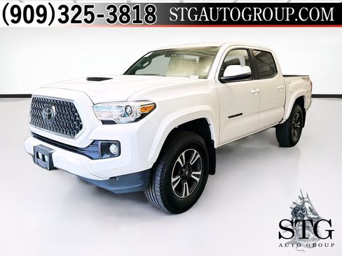 Used 2019 Toyota Tacoma TRD Sport AWD/4WD image 1
