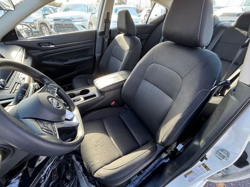 Used 2025 Nissan Altima 2.5 SV image 35