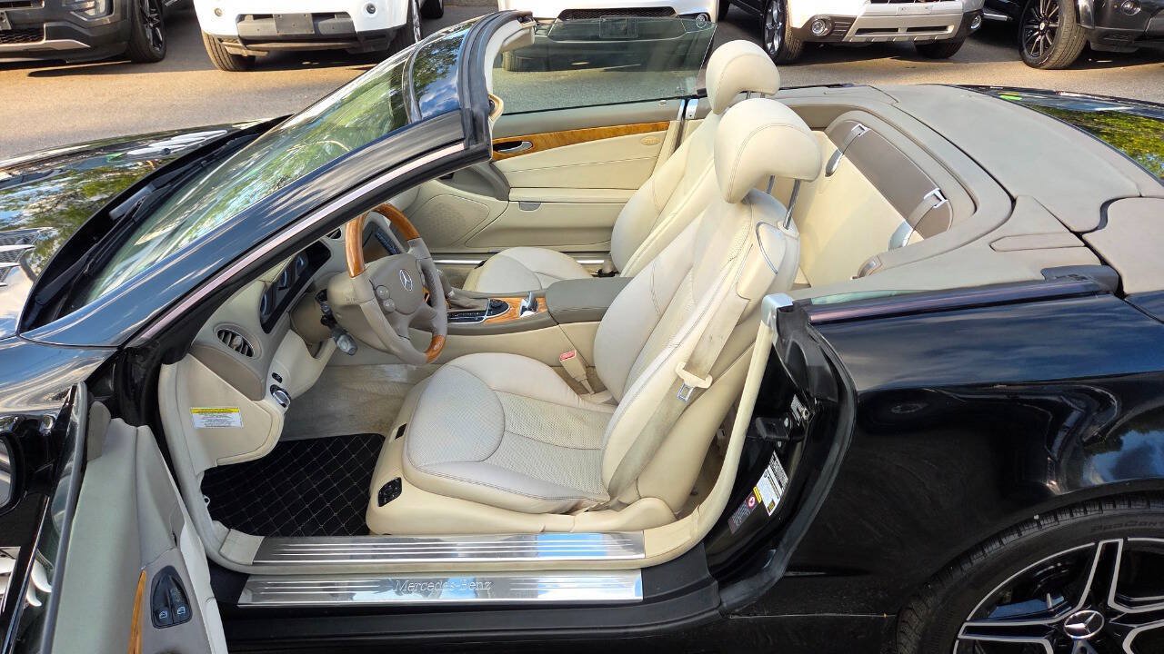 Used 2008 Mercedes-Benz SL 550 image 24