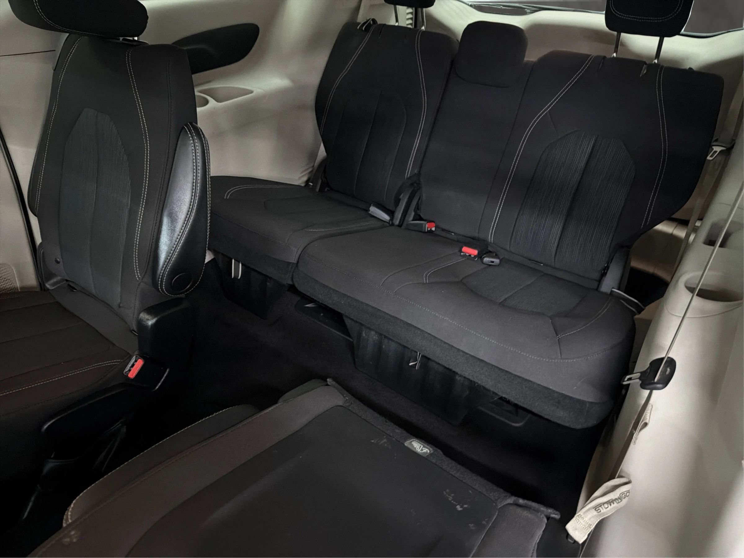Used 2023 Chrysler Voyager LX FWD image 26