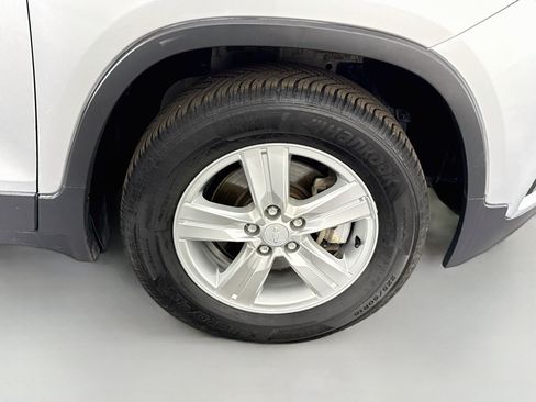 Used 2019 Chevrolet Trax LS FWD image 30