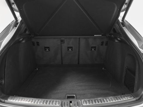 Certified 2026 Porsche Macan image 18