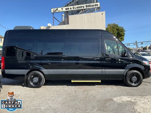 Used 2024 Mercedes-Benz Sprinter 2500 image 3