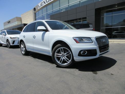 Used 2015 Audi Q5 2.0T Premium Plus w/ Technology Package AWD/4WD image 14