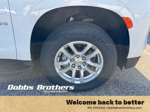 Used 2024 Chevrolet Suburban LT RWD image 10